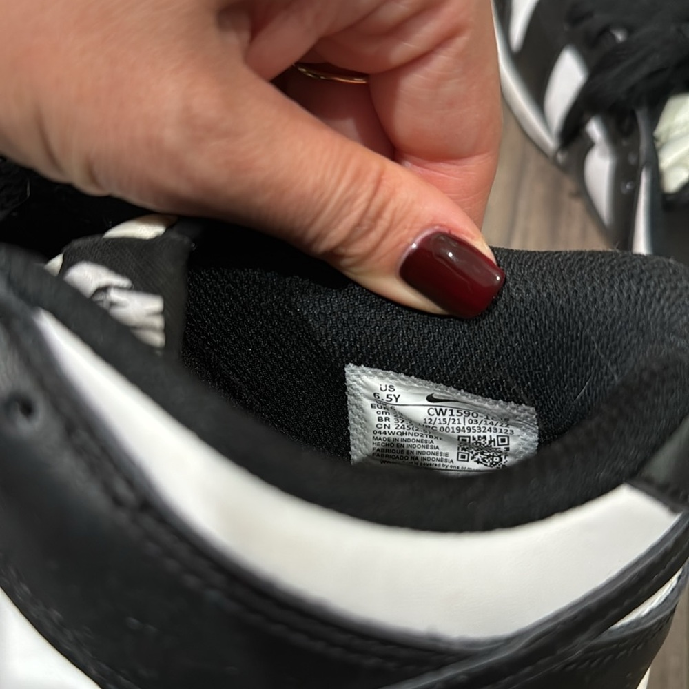 Nike Dunks - Picture 5 of 5
